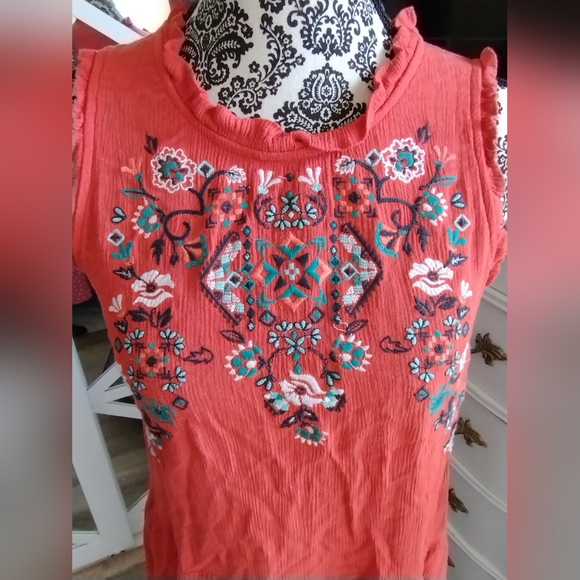 Embroidered Orange Sleeveless top - Picture 5 of 16